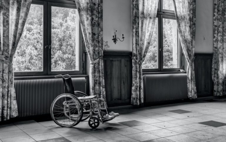 4 Best Wheelchair For Seniors 2024– Review